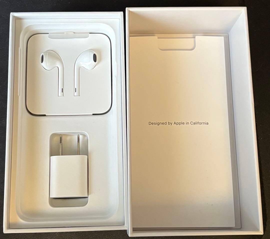 Apple iPhone8 256GB シルバー　充電コード欠品