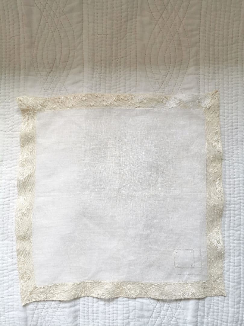 アンティークフランス 背中合せのエンジェルと森林 刺繍トリム シルク混風クロス