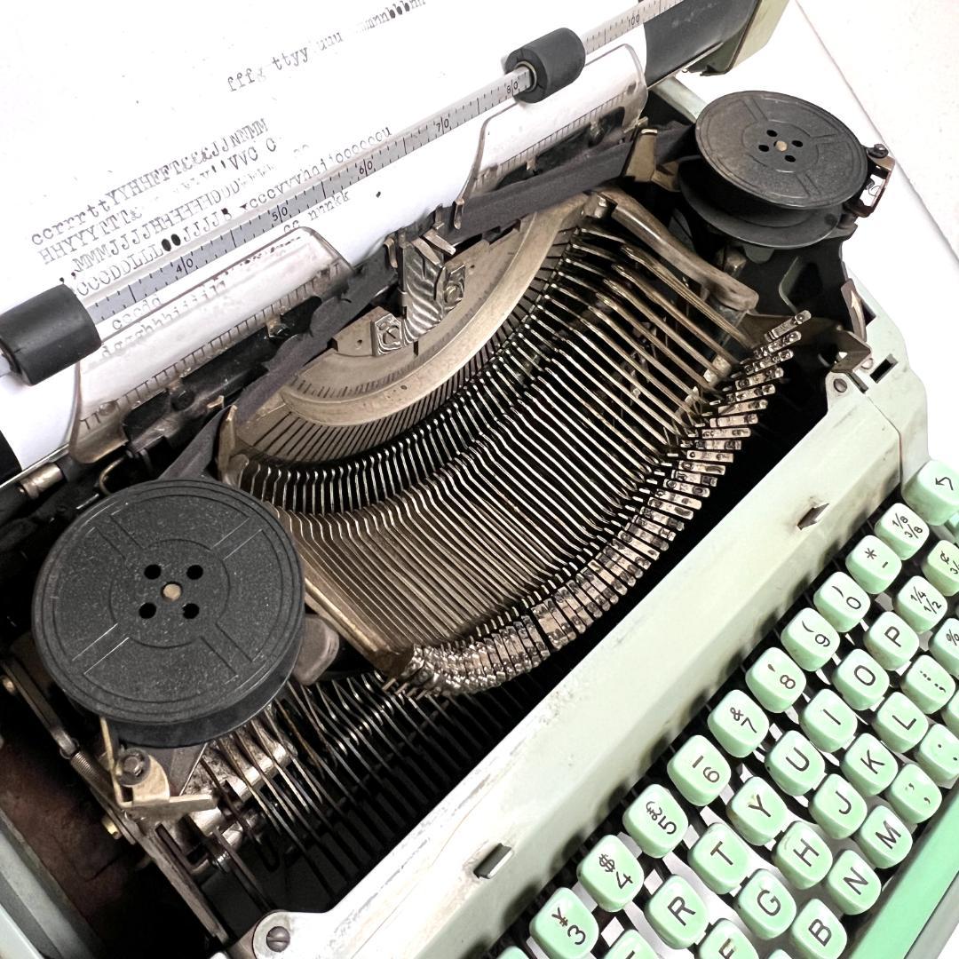 タイプライター　Hermes 9 、動作確認済み、スイス製、1960年代、レトロ