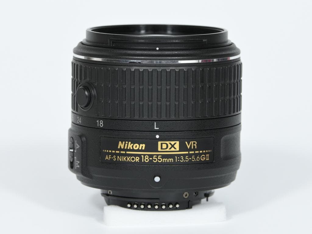 【美品】 ニコン　Nikon D5500 レンズキット 《ショット数2283》