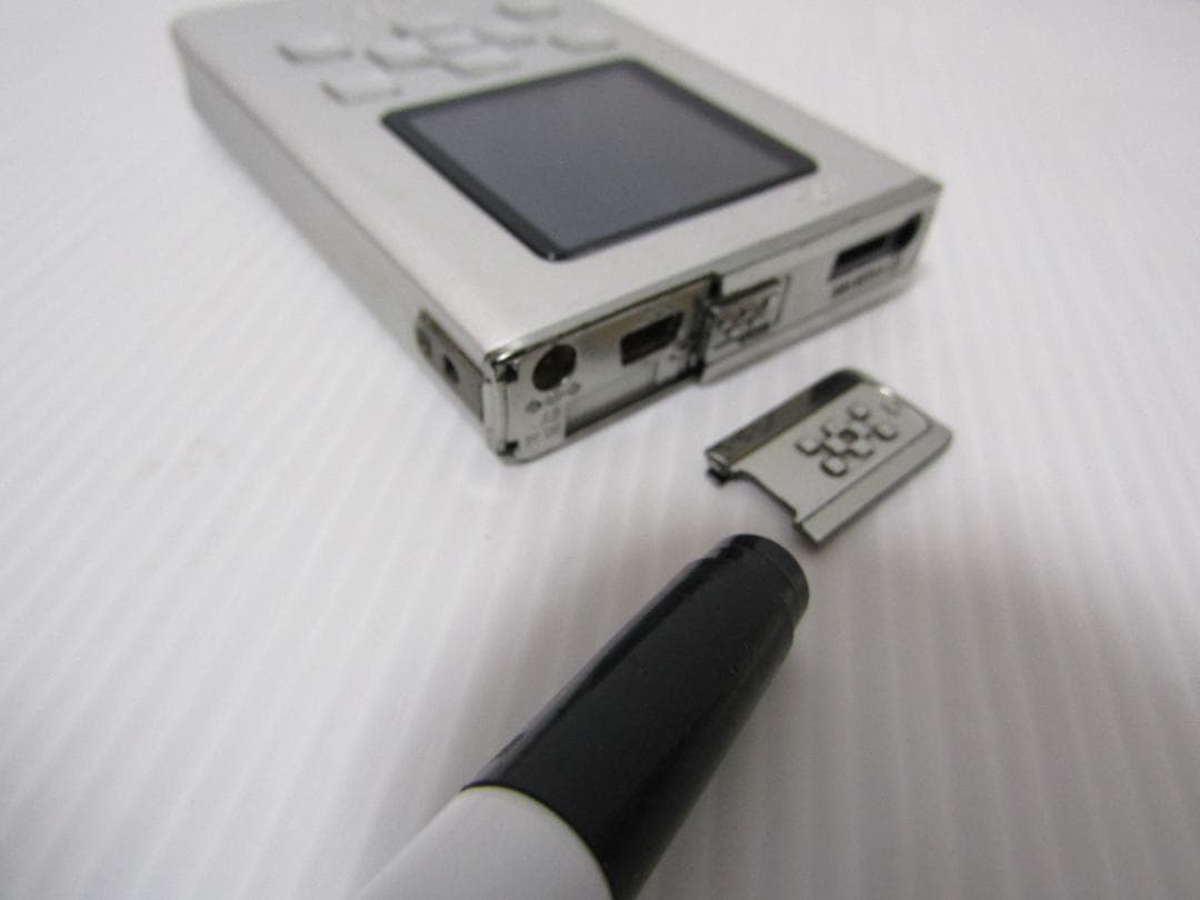 ポータブルプレーヤー SONY XDV-G200/NW-HD5/NW-A100/RP-BP40L