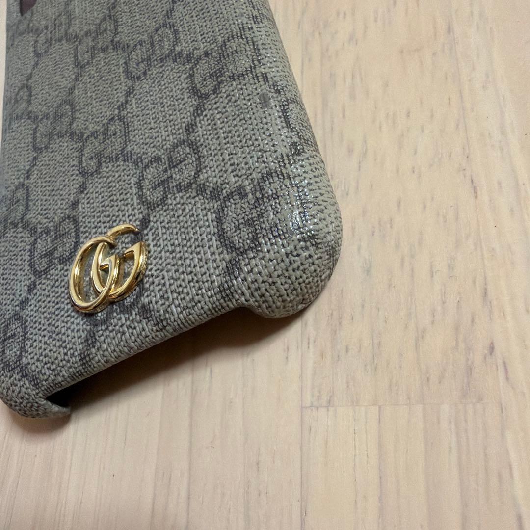 Gucci GGパターン iPhone15ケース グレー