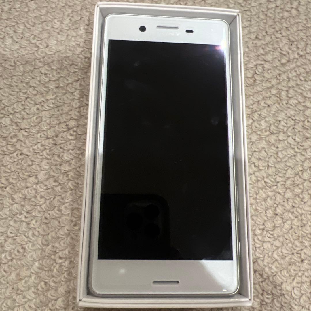 SONY Xperia X Performance SOV33 ホワイト