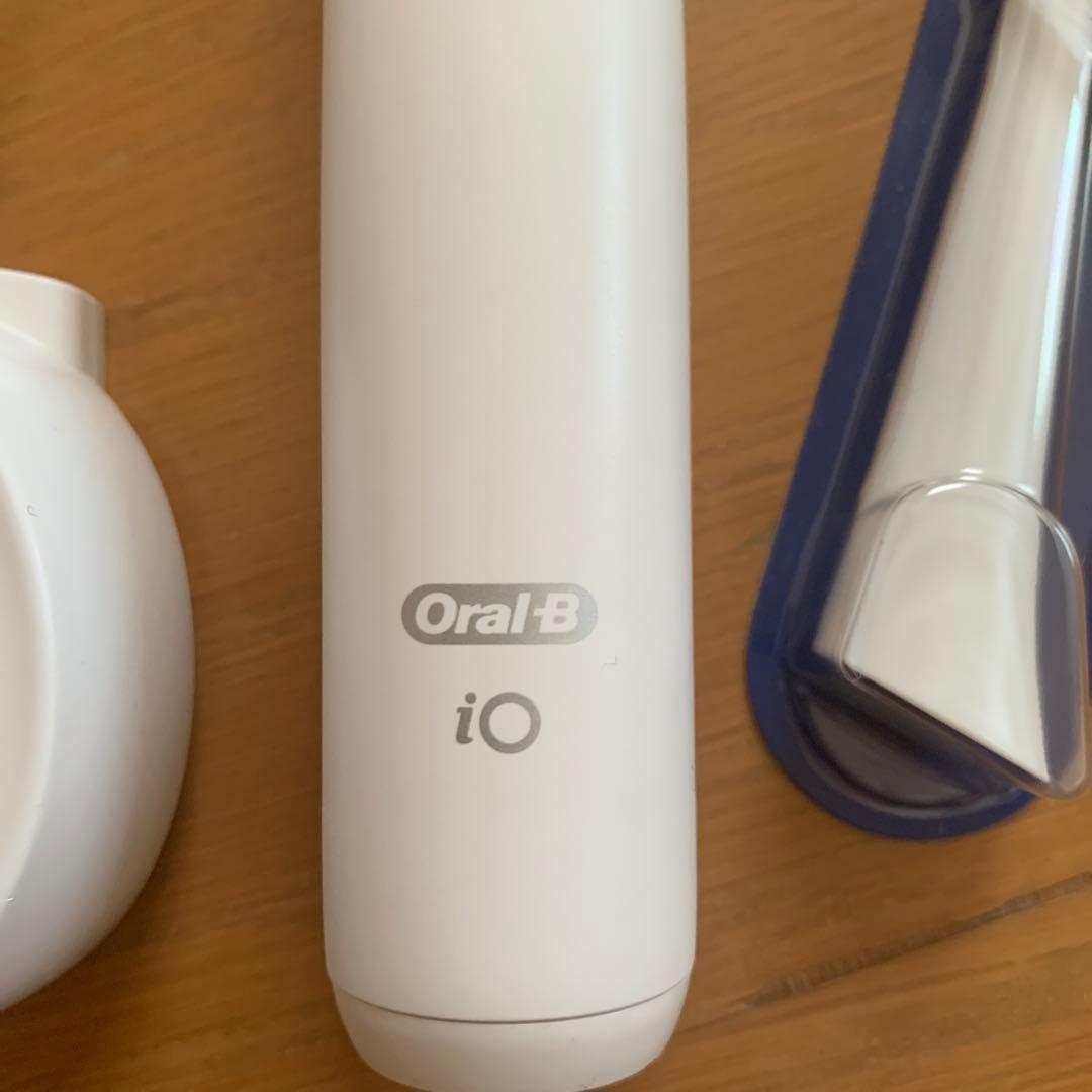 ブラウン オーラルB 電動歯ブラシ iO2 ホワイト Braun Oral-B