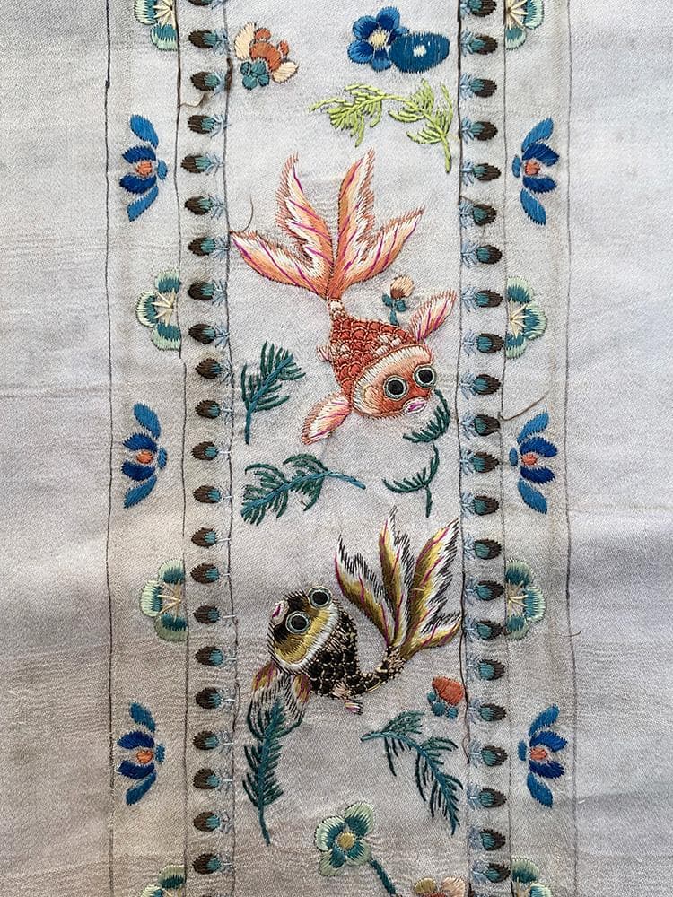 【繍】　★ 織繍 藕色地花魚紋挽袖裁片 ★　清時代　金魚花卉 刺繍文様　明清繍品