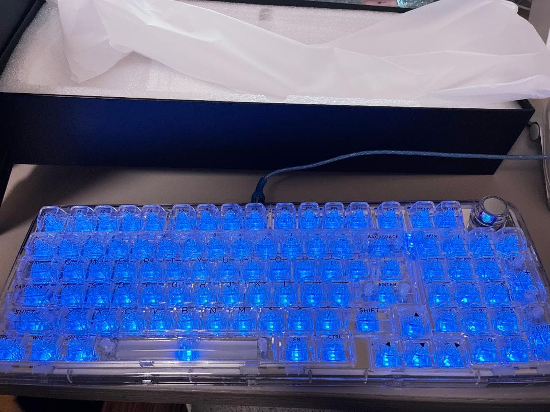 YUNZII X98ゲーミングキーボード クリスタルアイス軸