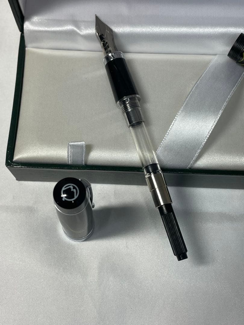 未使用　モンテベルデ(MONTEVERDE) インベンシア　万年筆　タキシード