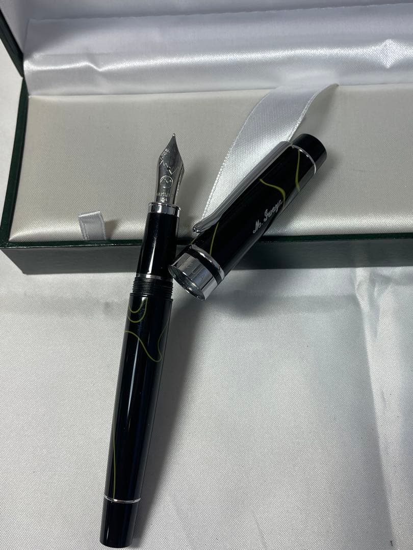 未使用　モンテベルデ(MONTEVERDE) インベンシア　万年筆　タキシード