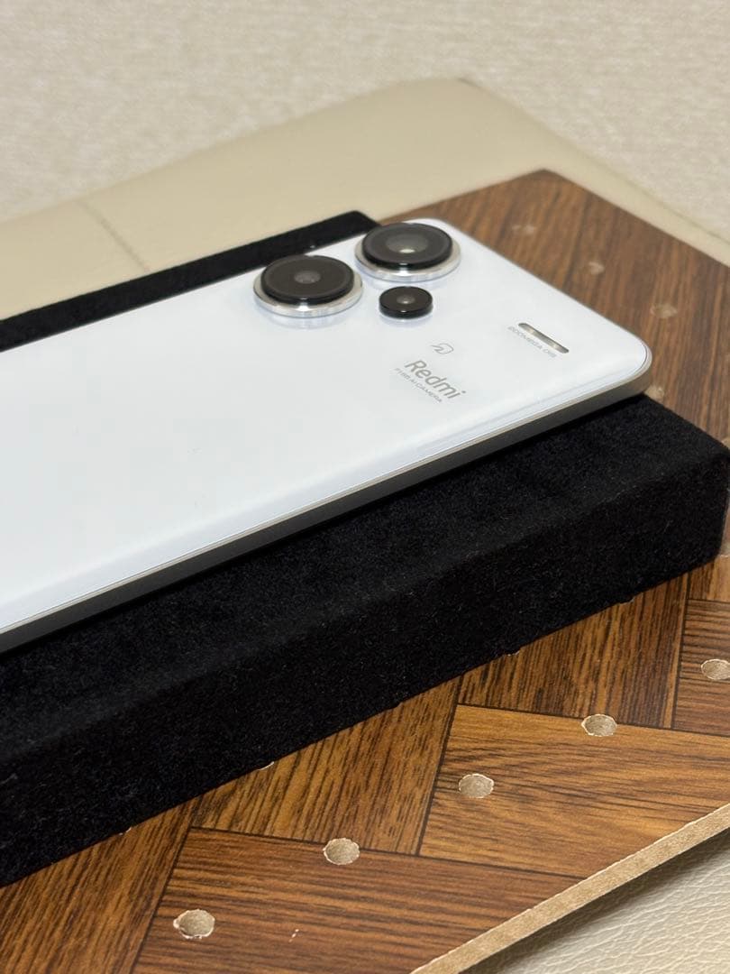 美品　Xiaomi Redmi Note 13 Pro+ 5G SIMフリー