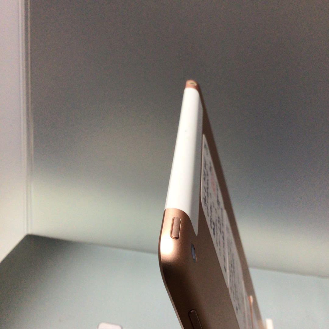 iPad 第6世代32G wifi+sim SB バッテリー100% 訳あり