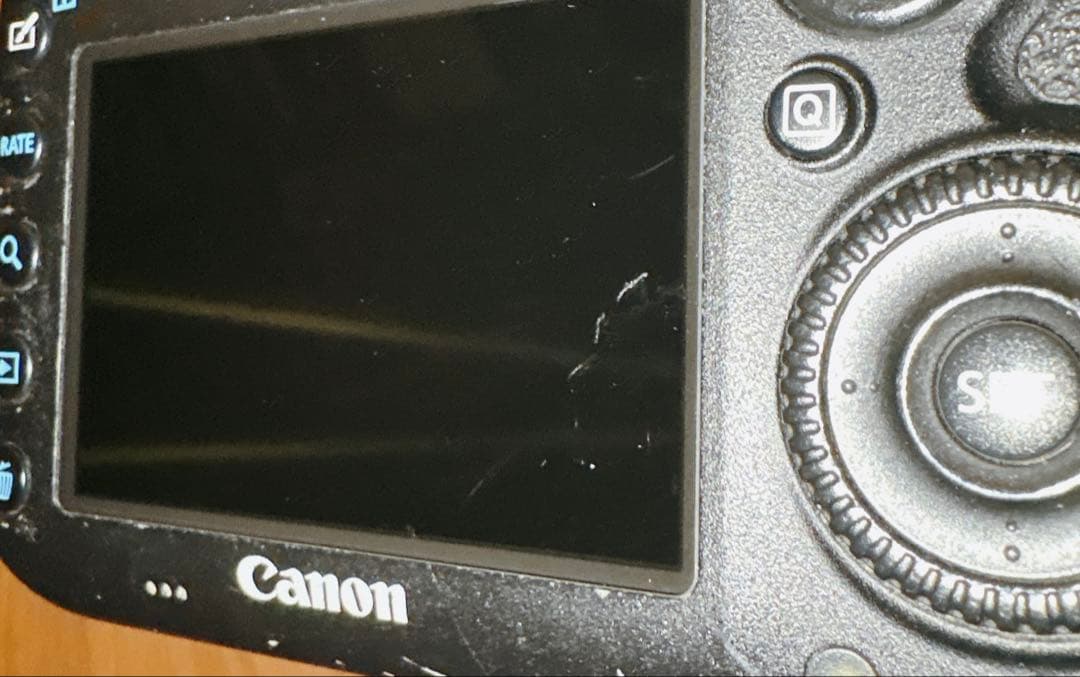 キャノン　Canon EOS 7D Mark II