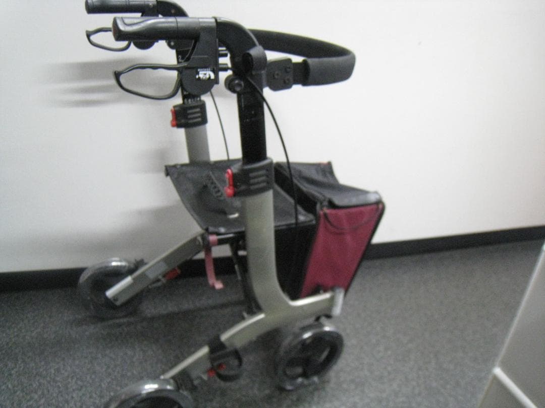 介護用品 歩行車 リトルターン ハイタイプ アロン化成 安寿 リハビリ　①