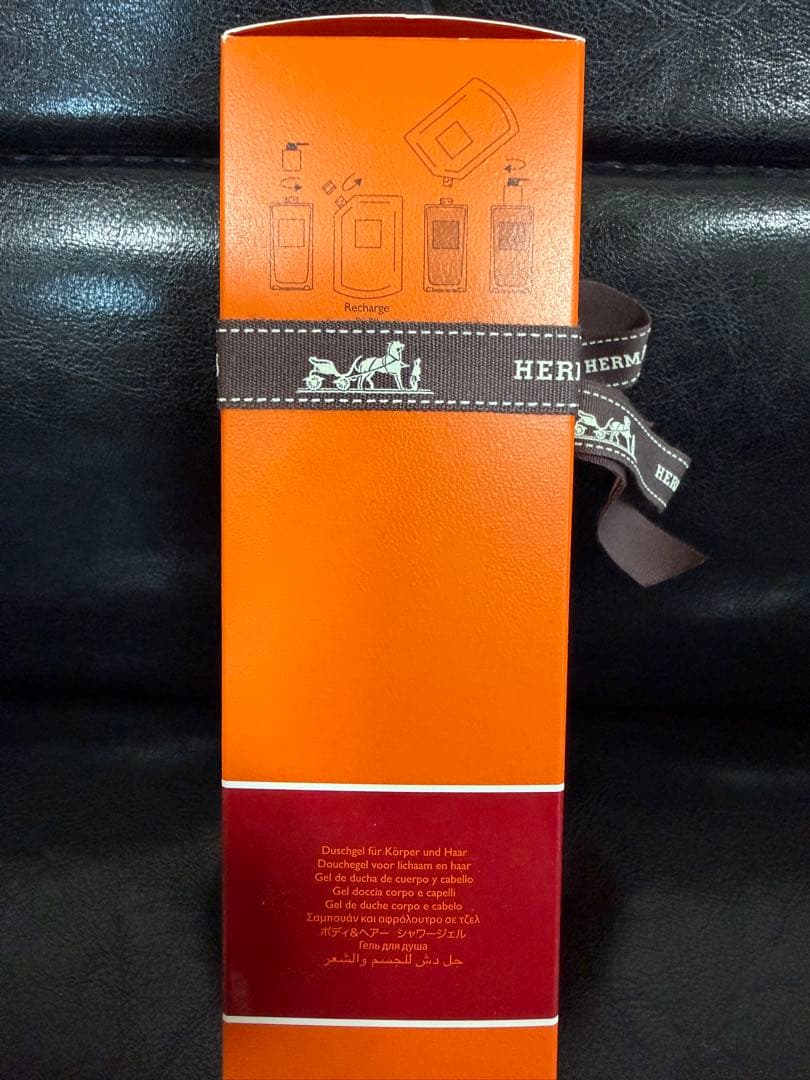 HERMES ヘア＆ボディ シャワージェル 《オー ドゥ ルバーブエカルラット》