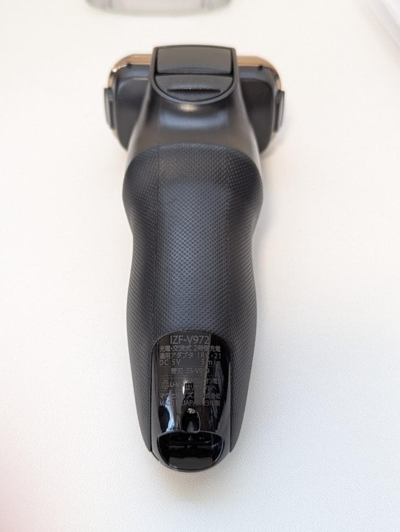 新品 IZUMI IZF-V972 4枚刃 高級モデル 保証書あり シェーバー