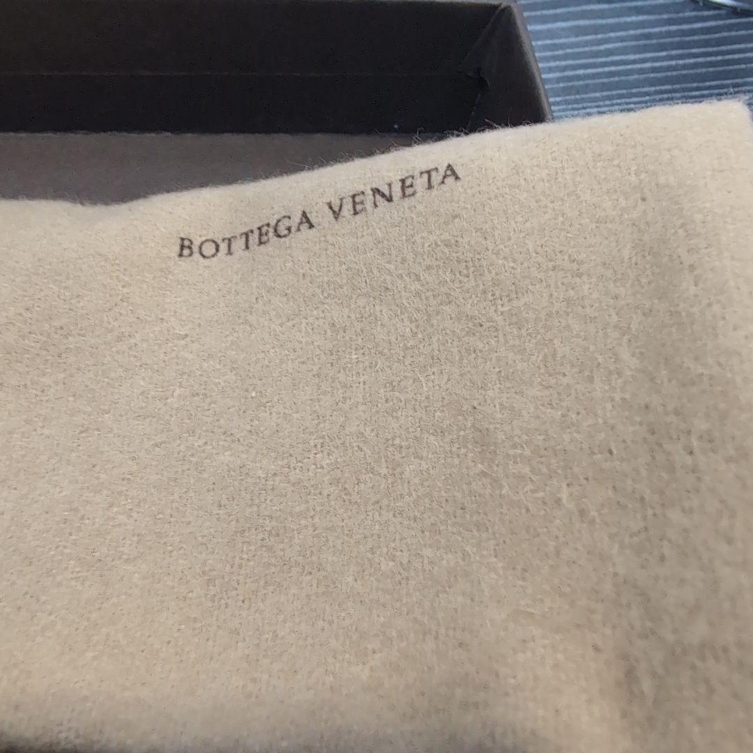 Bottega Veneta イントレチャート ネックストラップ ガンメタリック