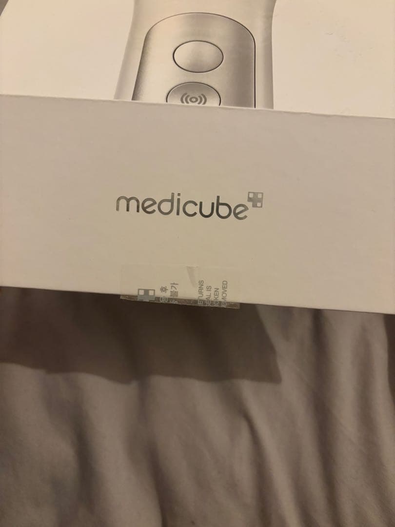 AGE-R DEEP 美顔器 medicube