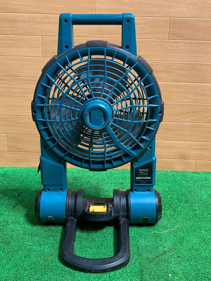 Makita マキタ充電式ファン CF201D