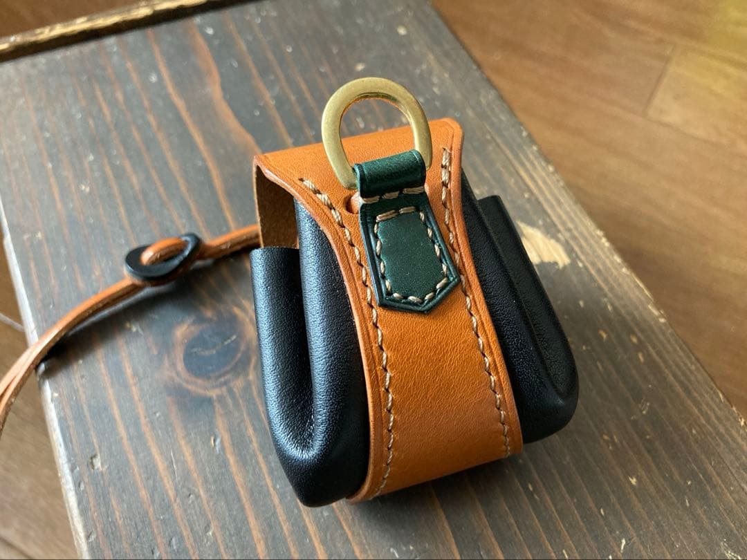 レザークラフト　ハンドメイド　イタリアヌメ革のレザーポーチ