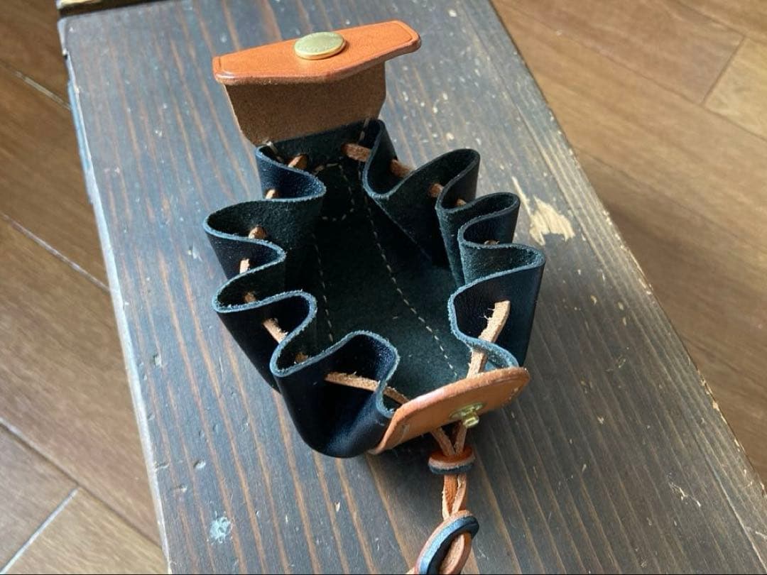 レザークラフト　ハンドメイド　イタリアヌメ革のレザーポーチ