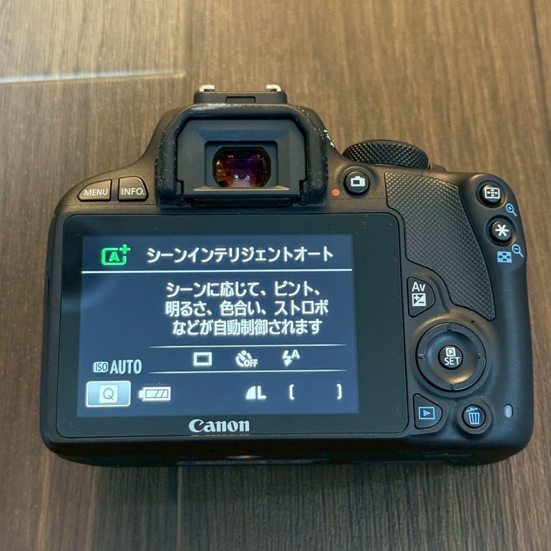 【極美品】Canon EOS Kiss X7 ボディバッテリー充電器ストラップ付