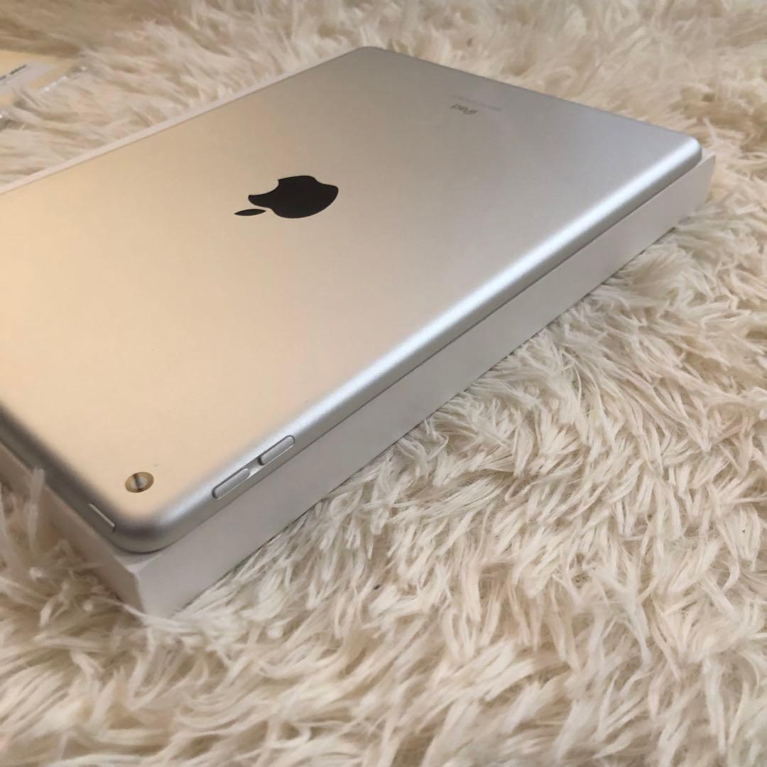 【完動品】iPad 第8世代 128GB Wi-Fi シルバー【すぐ発送】