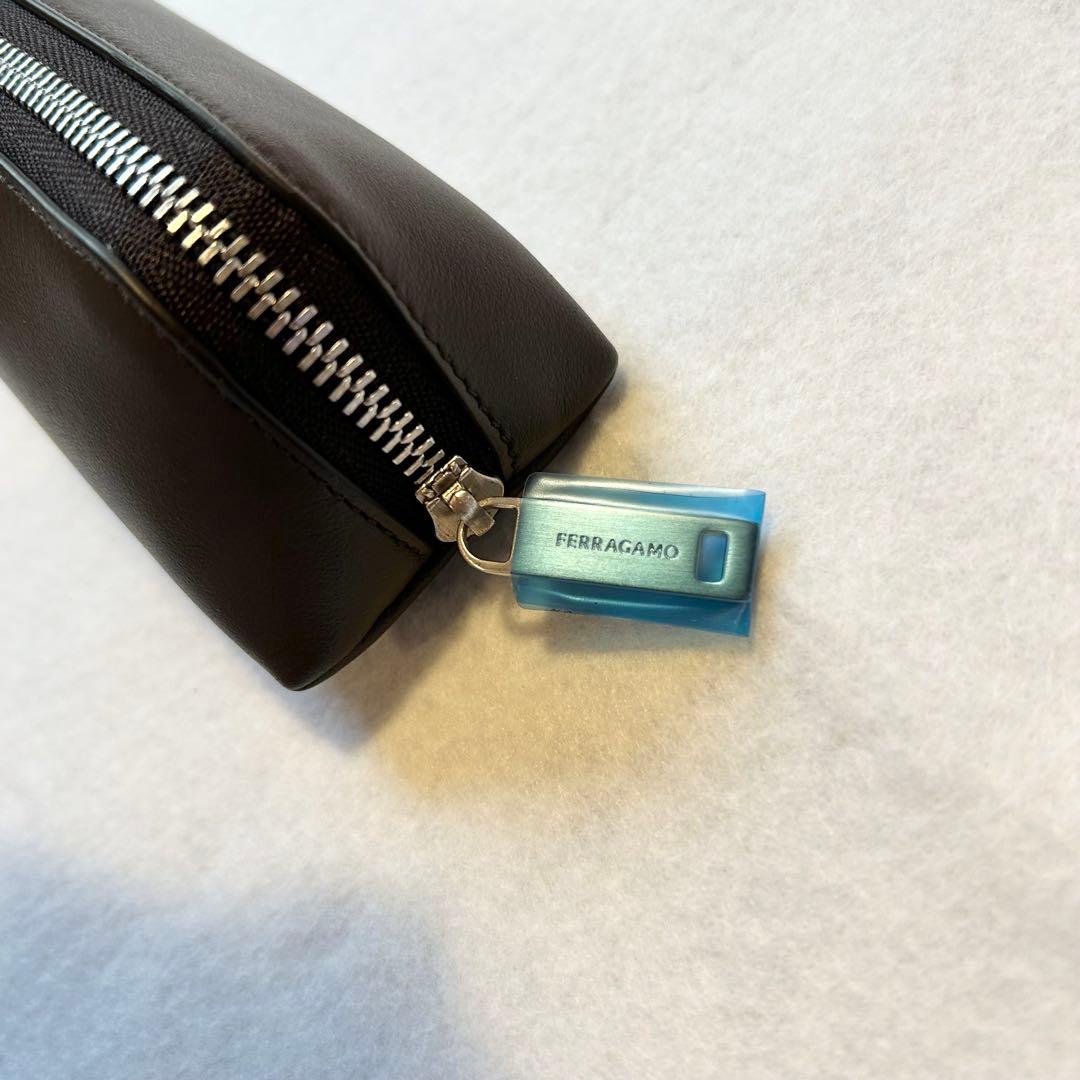 【新品未使用】フェラガモ　FERRAGAMO ブラウン ペンケース　筆箱　茶色