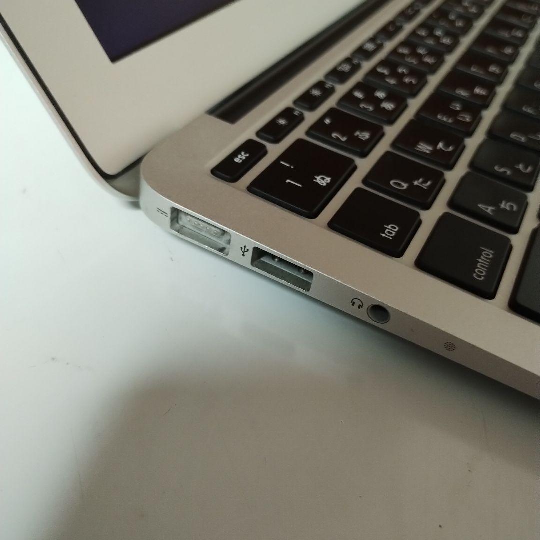 Apple MacBookAir 11.6インチi7 4GB充電器付き　小型