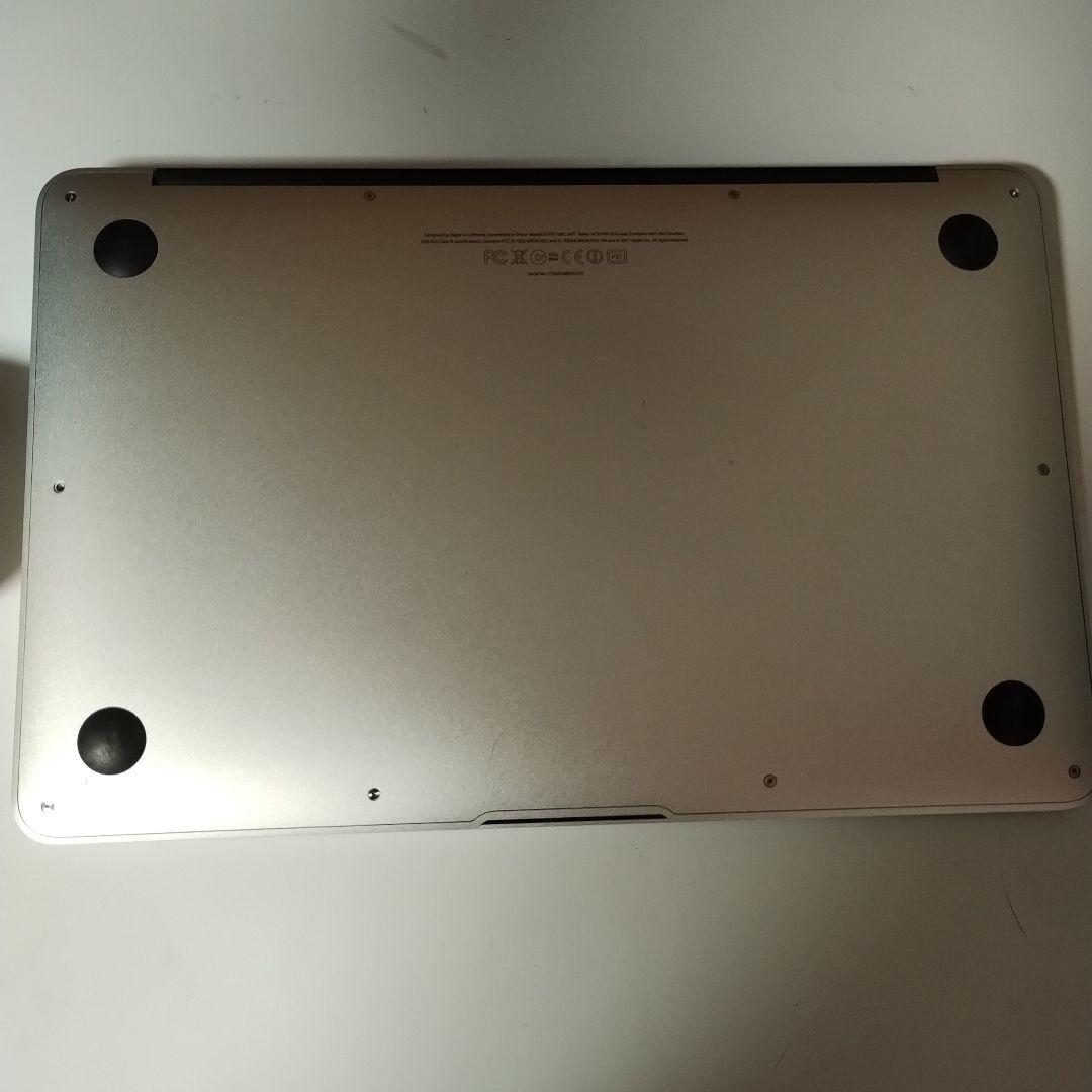 Apple MacBookAir 11.6インチi7 4GB充電器付き　小型