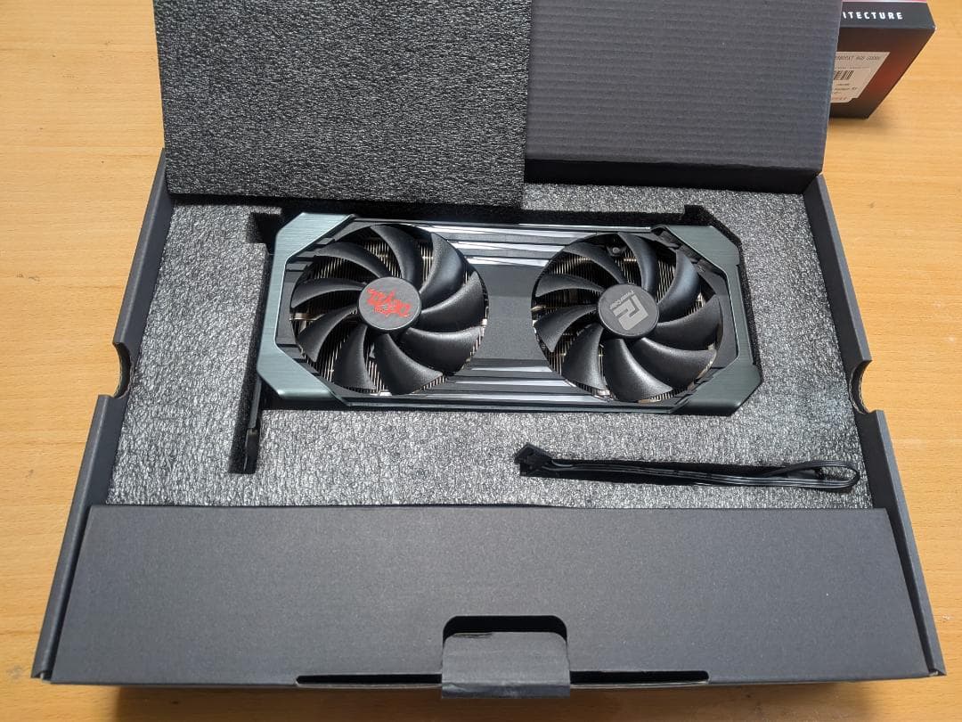 PowerColor AMD Radeon RX 6600 XT 本体
