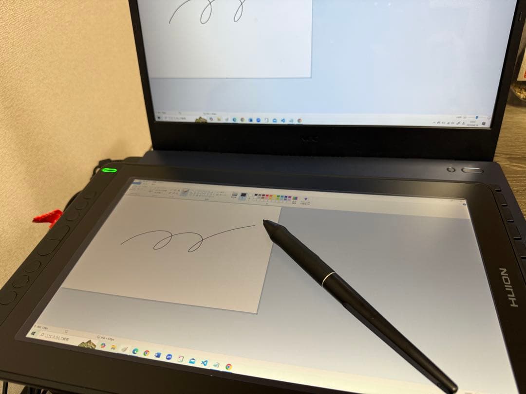 HUION KAMVAS 13 液タブ