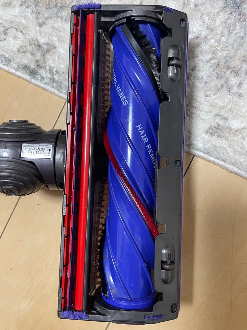 【美品】SV30 V12 ダイソン dyson コードレス 掃除機 清掃済み