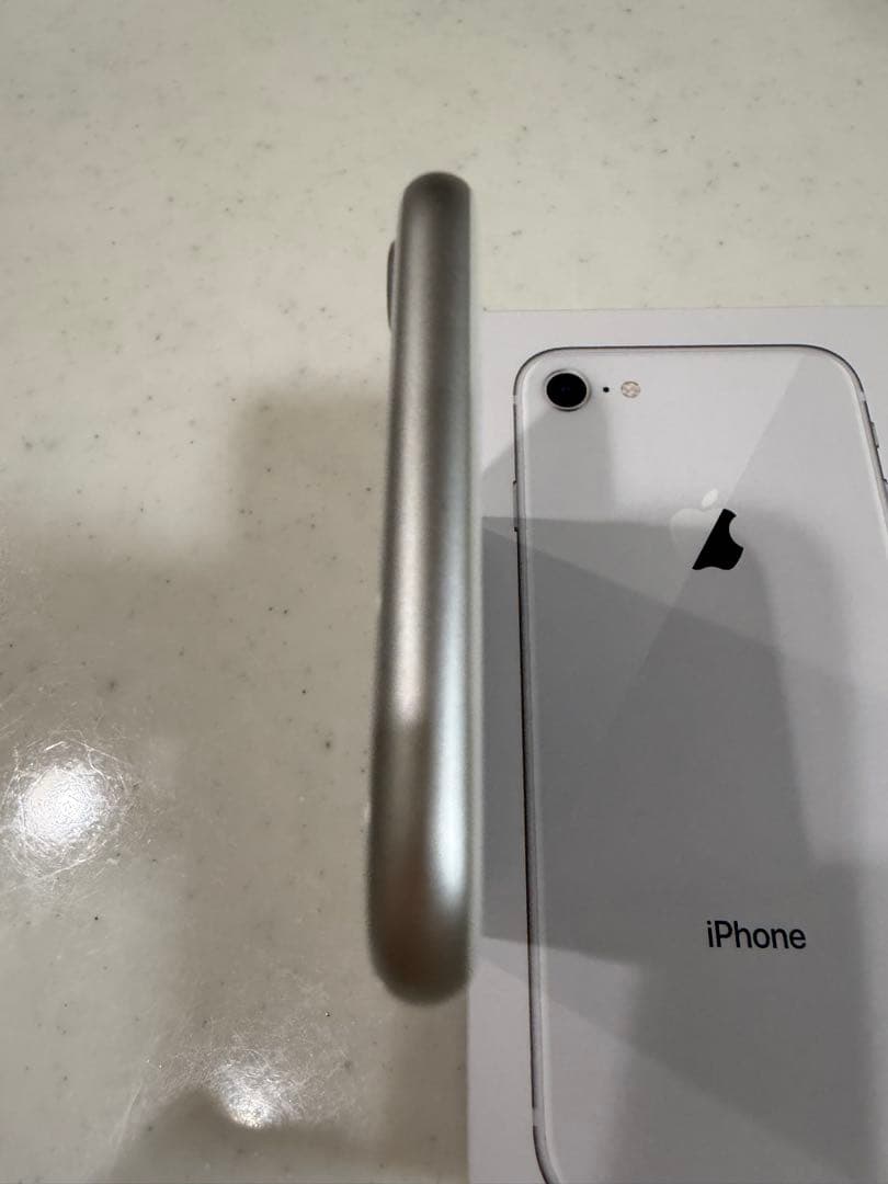 iPhone8本体