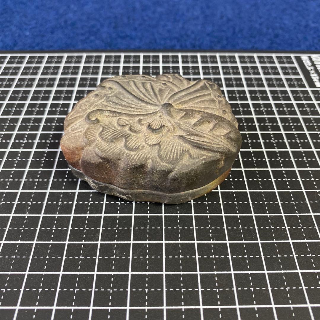 備前焼　香合　香壺　古典柄（蝶？）　アンティーク