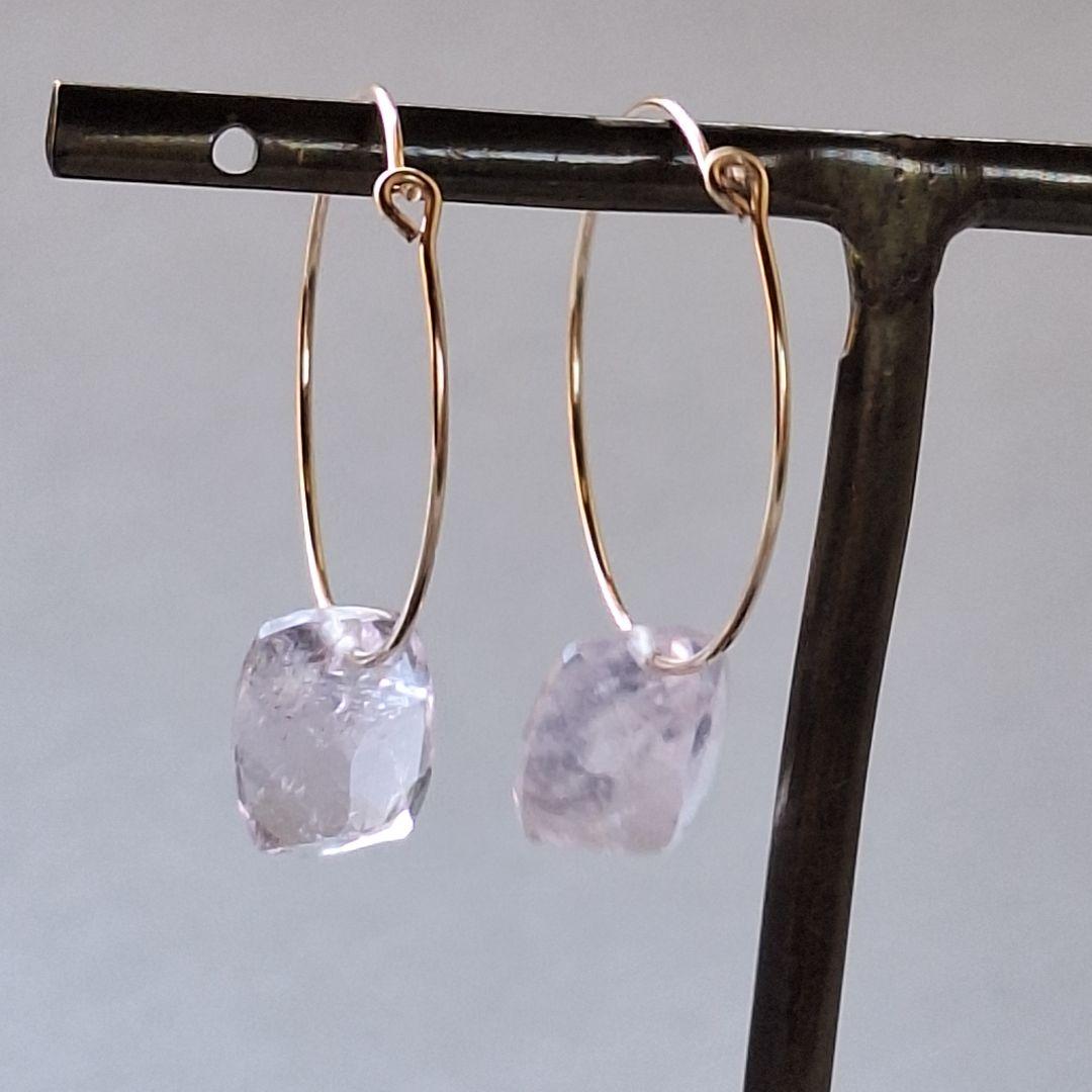 モルガナイト　フープピアス