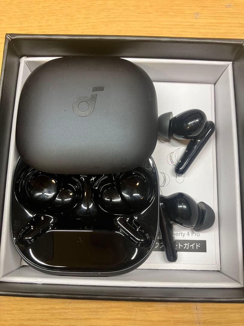 Soundcore Liberty 4 Pro ブラック　ケース付き