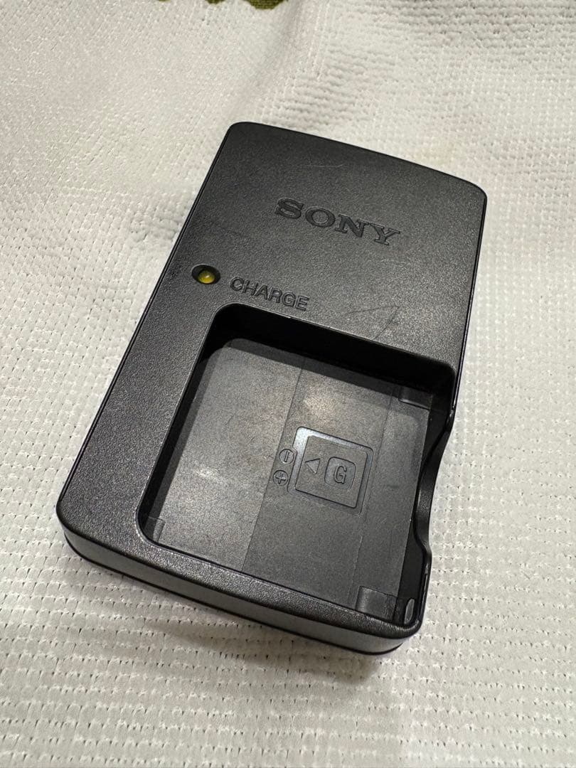 Sony Cyber-shot DSC-W220 デジカメ シルバー カメラ