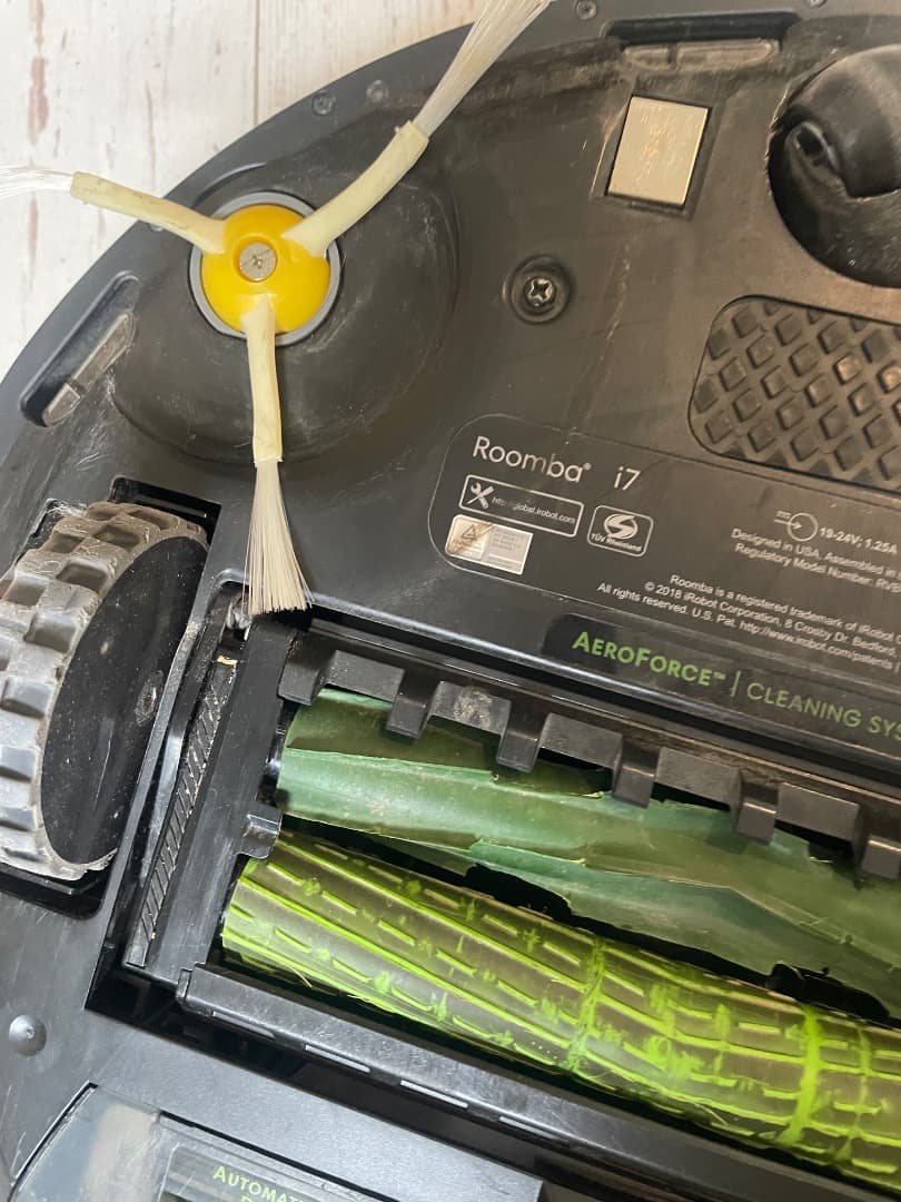 ジャンク品　iRobot Roomba i7 本体 充電ドック付き　ルンバ
