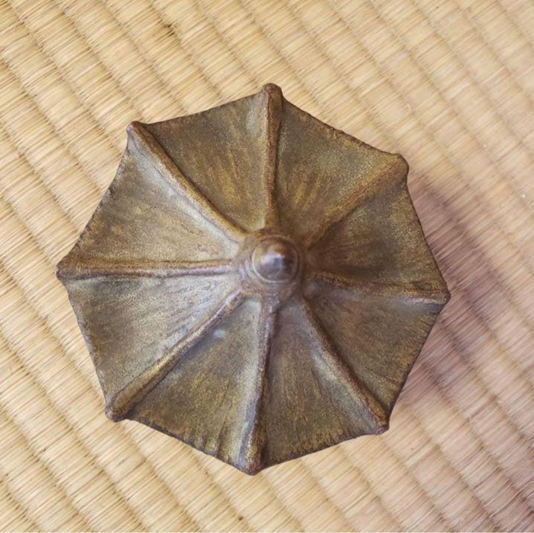 金色の八角形茶道具　添配　八角堂　高さ10センチ