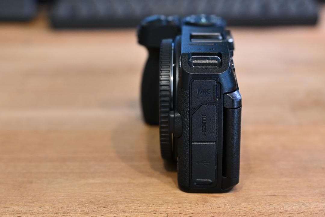 【ほぼ新品】Nikon Z30 DX16-50レンズキット 本体｜S回数249回