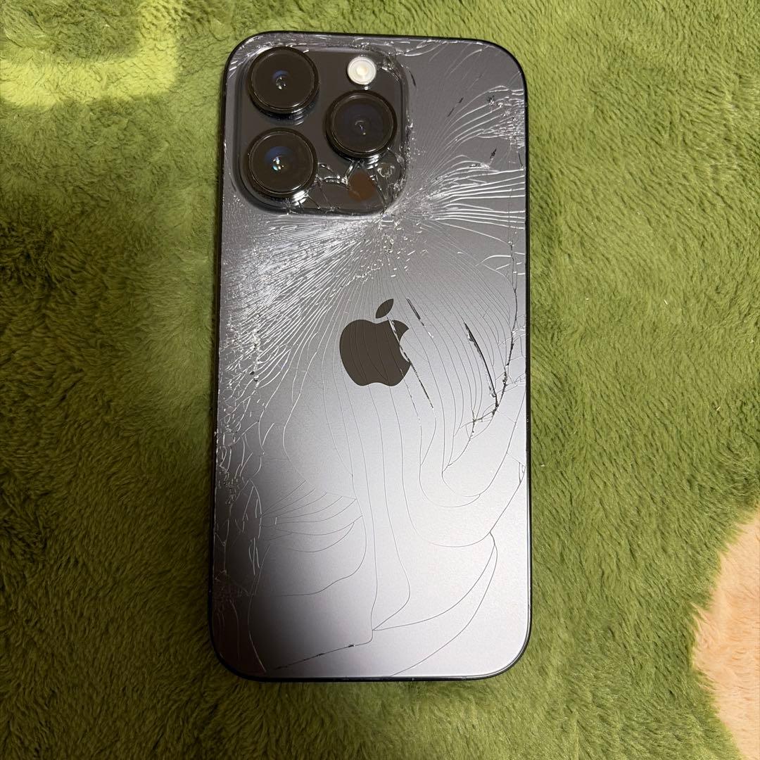 iPhone 14 Pro 本体 背面ひび割れあり
