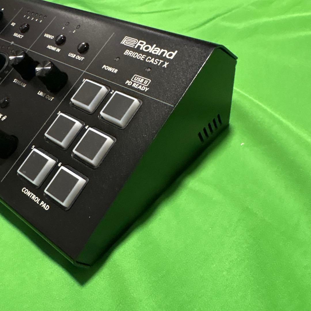 【美品】Roland BRIDGE CAST X 使用約4ヶ月／元箱あり