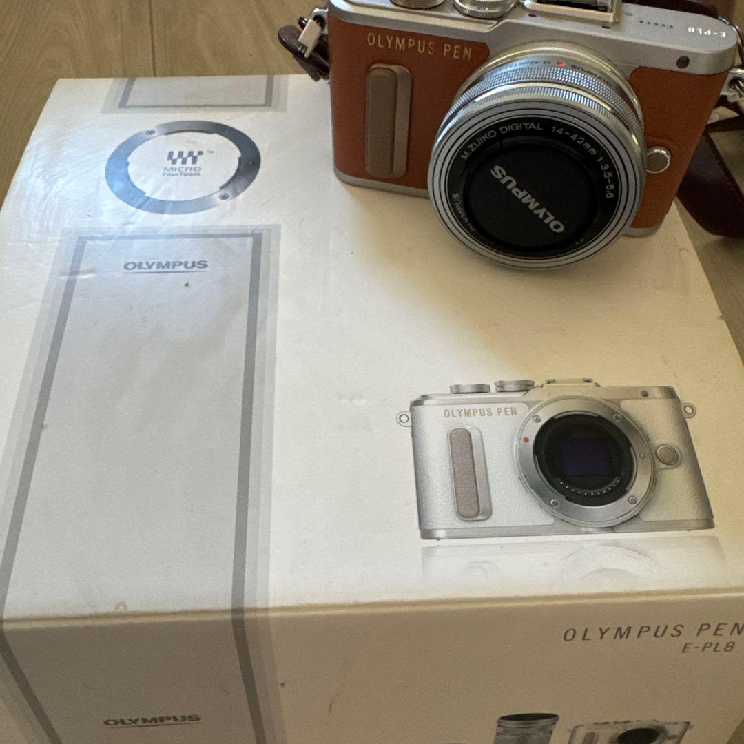 Olympus E-PL8 ミラーレスカメラ オレンジ　保証書付き