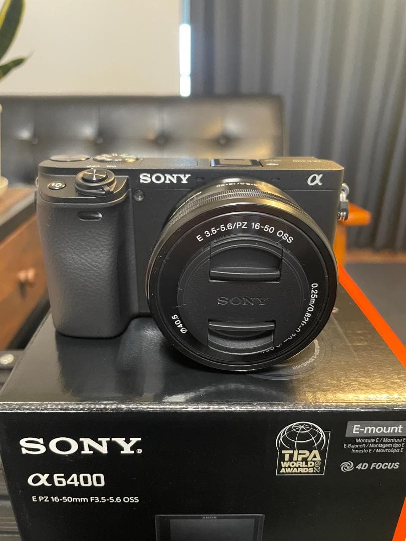 【新品同様】撮影枚数3枚！SONY α6400 16-50mmレンズ付+おまけ