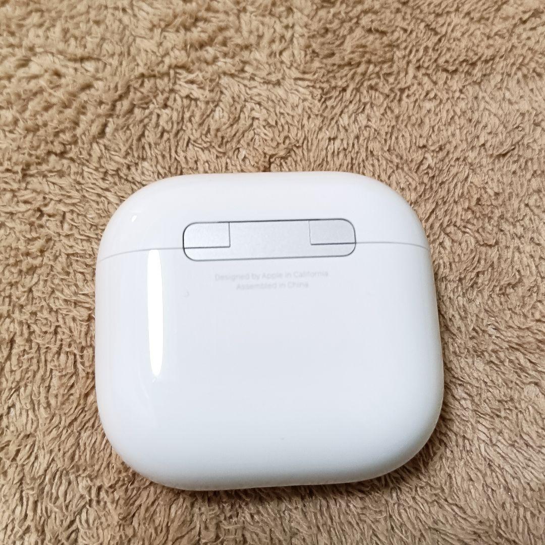 Apple AirPods 第4世代 充電ケースのみ 00