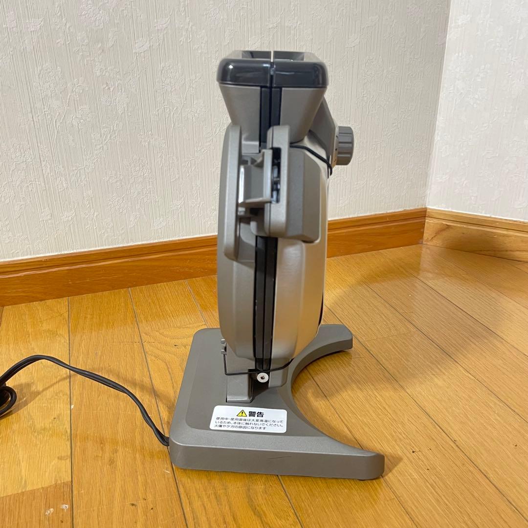 【未使用品】クイジナート 縦型コンパクト ワッフルメーカー WAF-V100J