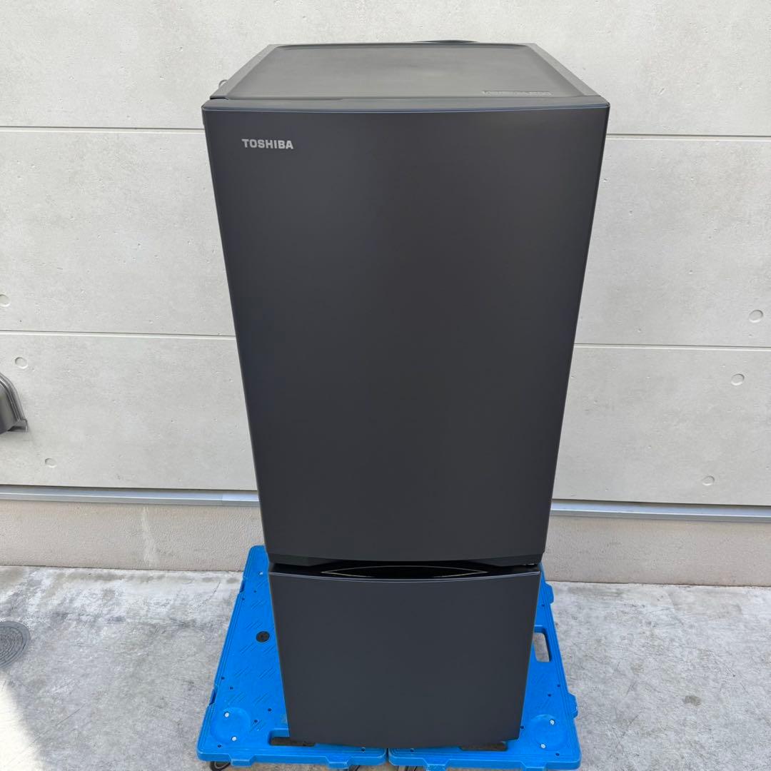354⭐️2025年製★ほぼ新品★東芝　冷蔵庫　マットブラック　黒　一人暮らし