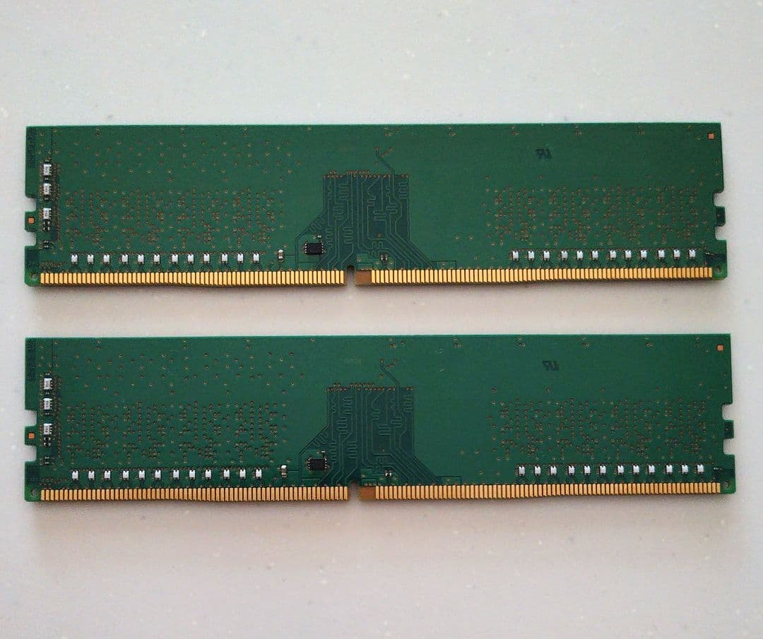 DDR4 8GB x 2 (16GB) メモリ