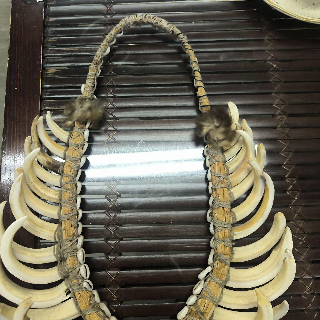 貝殻の多層ネックレス 毛飾り付き　シャーマン 牙　歯　呪術　占星