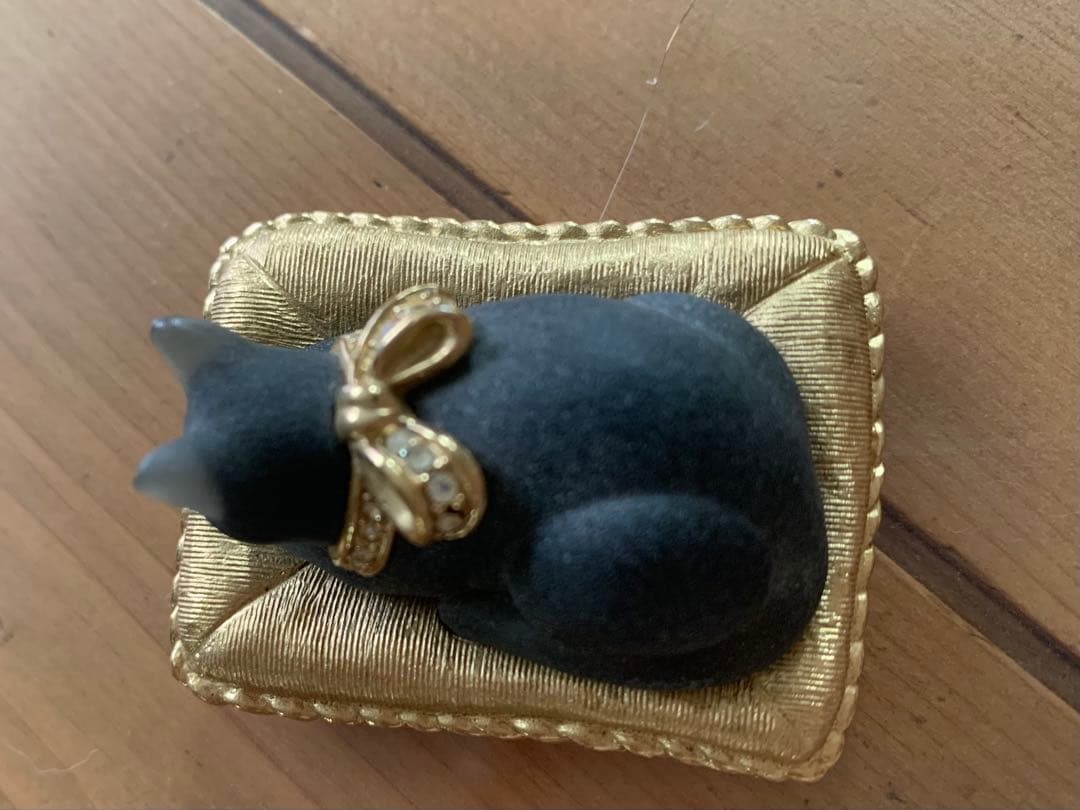 エスティローダー　ホリデイコンパクト　黒猫