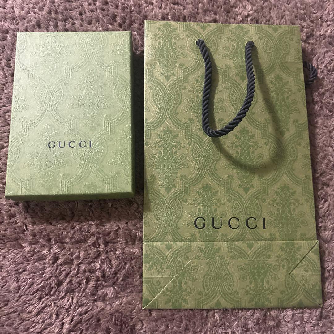 【美品】GUCCI iPhone15ケース
